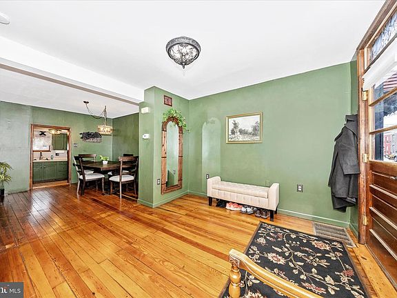 5th image of 108 Water St
