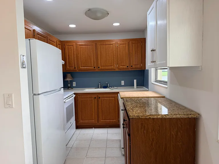 52 Dorset Dr #B — Photo 4