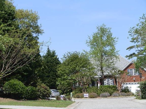4th image of 702 N Paisley Ct