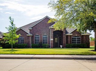 217 Castle Hill Dr, Burleson, TX 76028