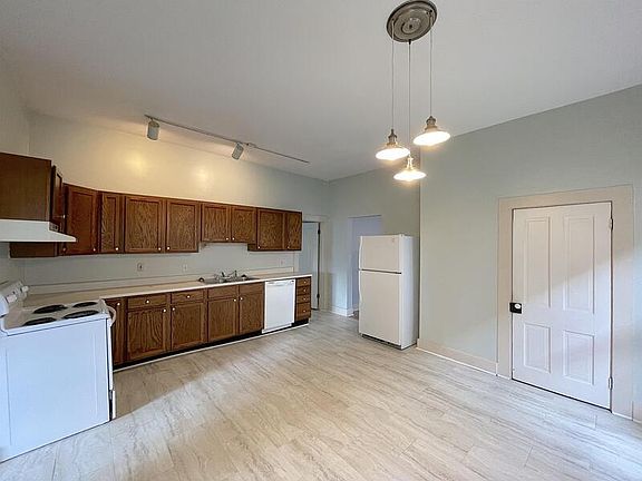 5th image of 1603 Woodlawn Ave