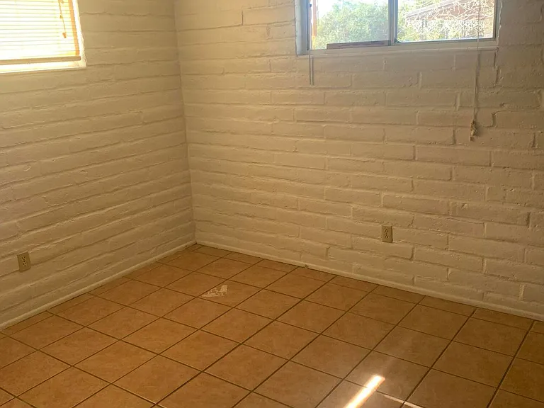 3241 E Monte Vista Dr — Photo 13