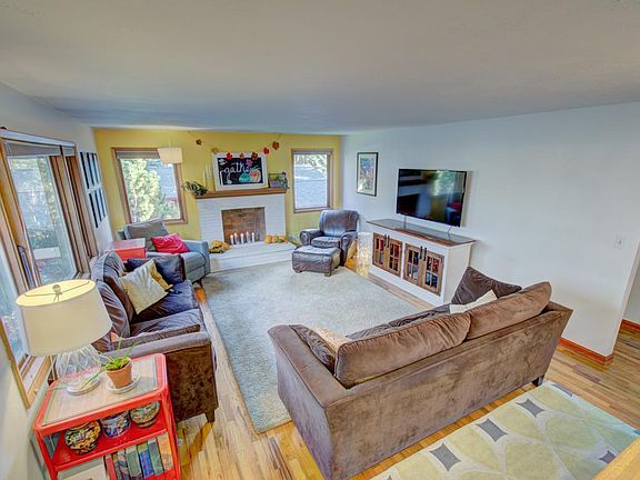4th image of 1415 NW Kenny Dr