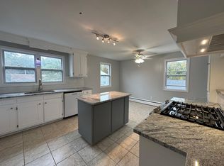 265 Lighthouse Rd #2, East Haven, CT 06512