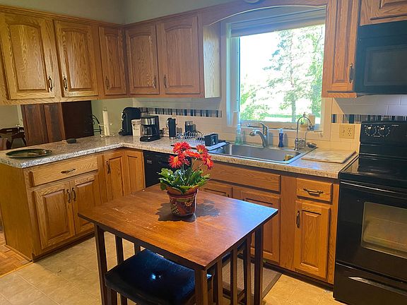 5th image of 14475 Woodville Dr