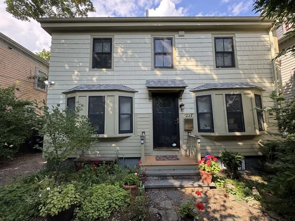 237-239 Mount Auburn St, Cambridge, MA 02138