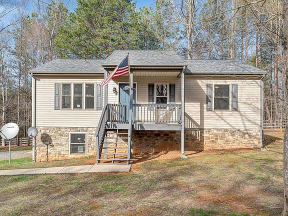 2nd image of 2120 Eagle Point Rd