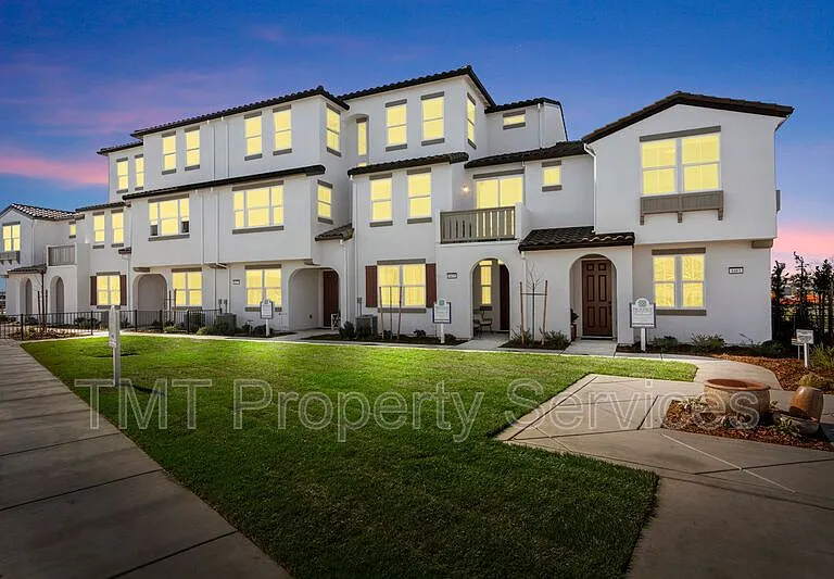 2957 Nimes Ln — Photo 69