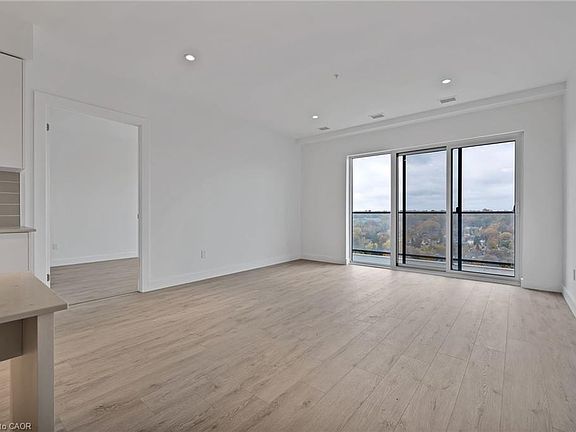5th image of 15 Glebe St #1904