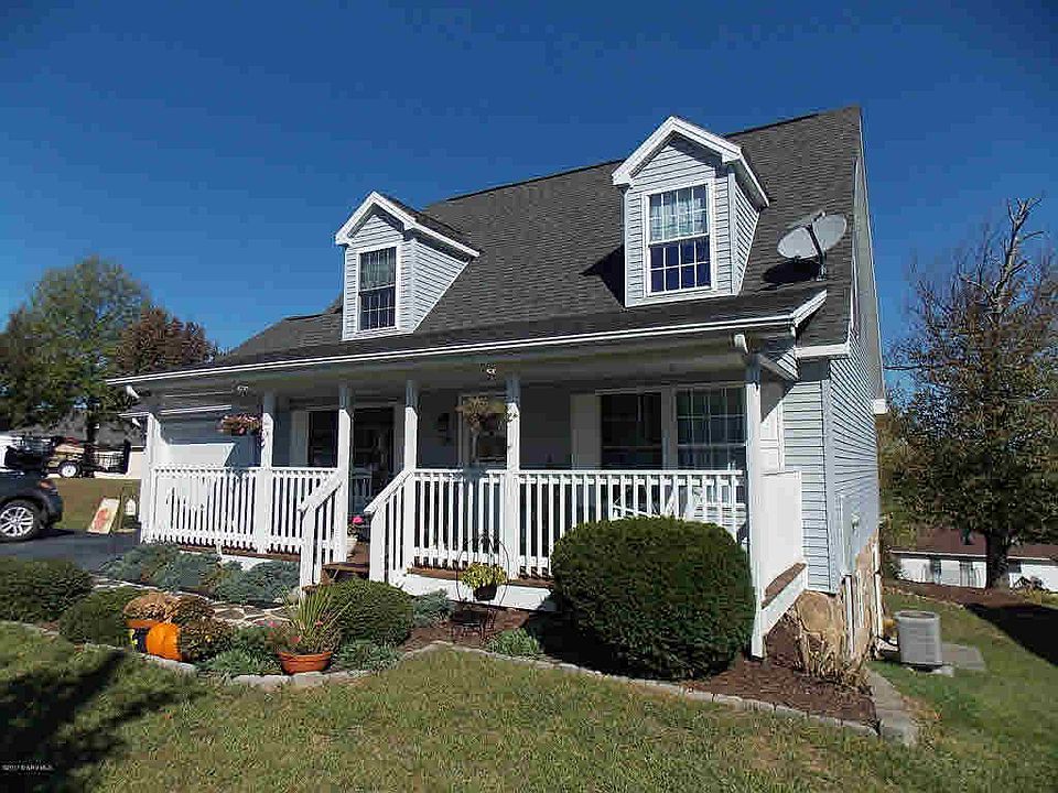 1st image of 15 Copper Beach Ct