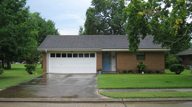 1st image of 105 Bougainvillea St
