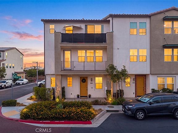 3rd image of 684 Cara Cara Ln