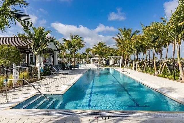 9124 Coral Isles Cir — Photo 80