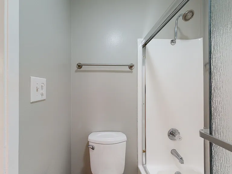 Pine Lake Apartments — Photo 49