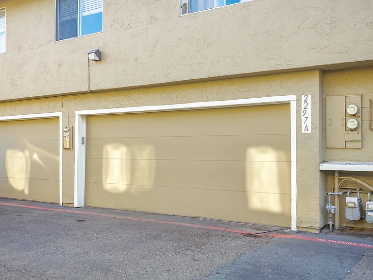 2297 Warfield Way #A — Photo 25