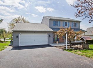 5 Edgewood Dr, Lititz, PA 17543