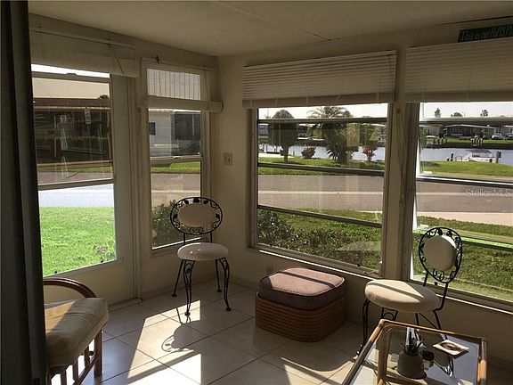 3rd image of 554 Blackburn Blvd