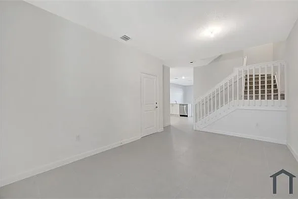 2556 SE 27th Ct — Photo 6