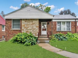 9947 Drury Ln, Westchester, IL 60154