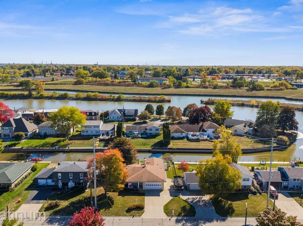 2838 Elmwood St, Port Huron, MI 48060