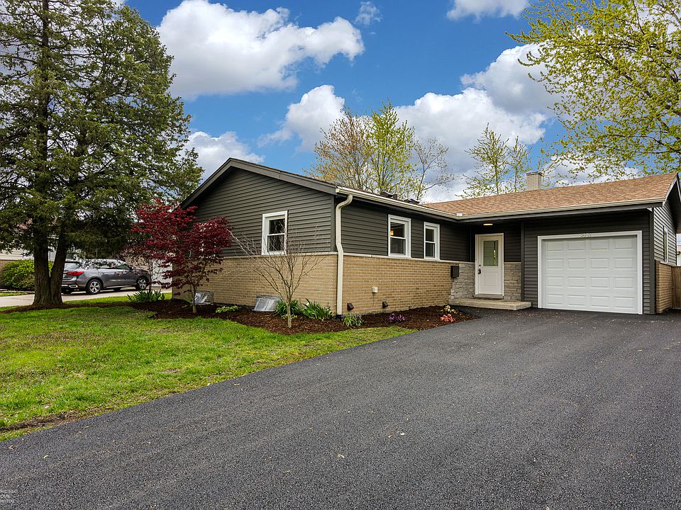 1st image of 8951 Forest Ln