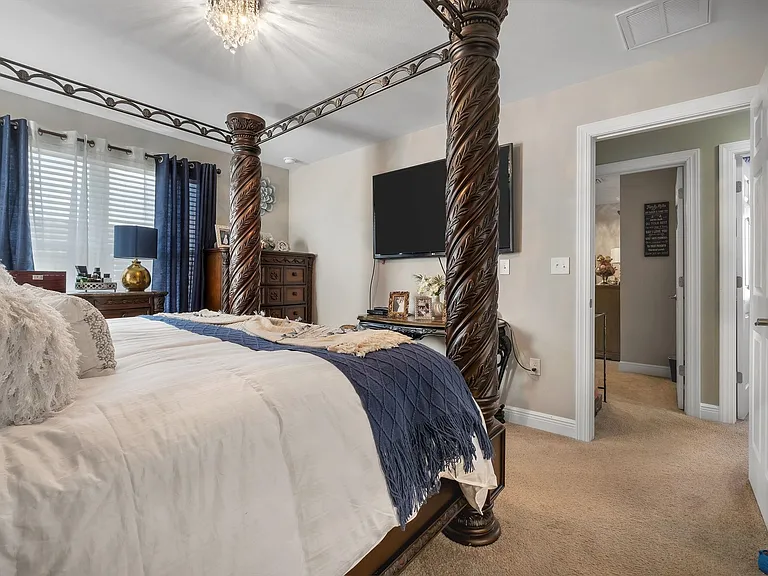 4800 Silent Creek Ln — Photo 26