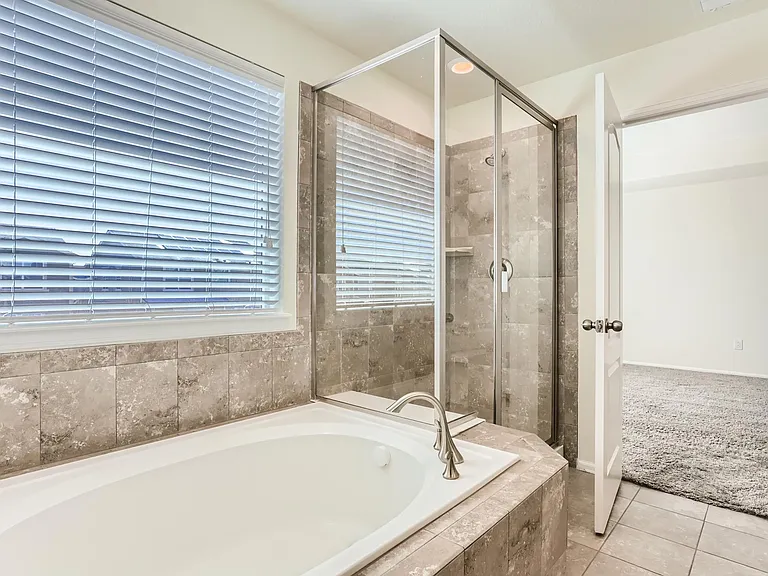 14980 Vienna Cir — Photo 19