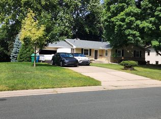 1141 Unity Ave N, Golden Valley, MN 55422