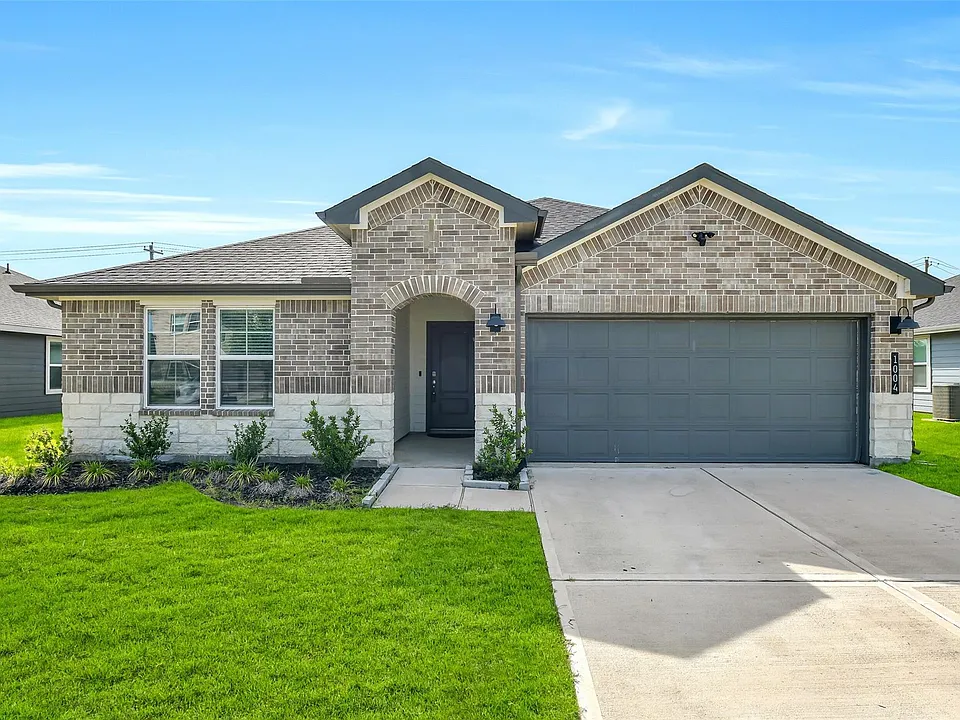 1004 Great Barracuda Ln