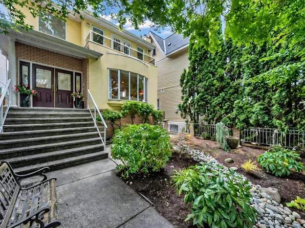 2030 E 2nd Ave, Vancouver, BC V5N 1E7