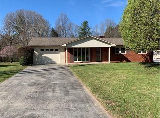 682 Ridgecrest St, Wilkesboro, NC 28697