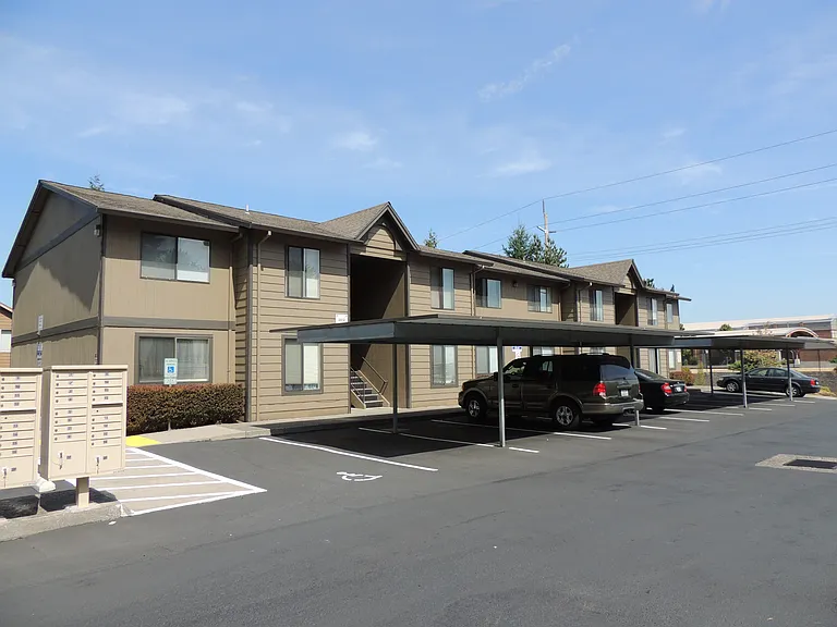 Evergreen Apartments — Photo 2