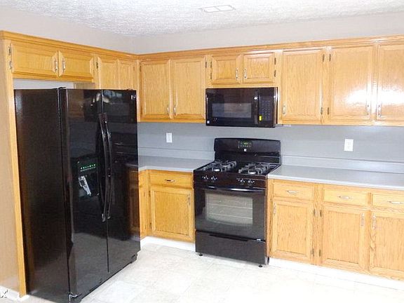 91802672_5339 Queen Ester Court_Ellenwood_GA_2017-3