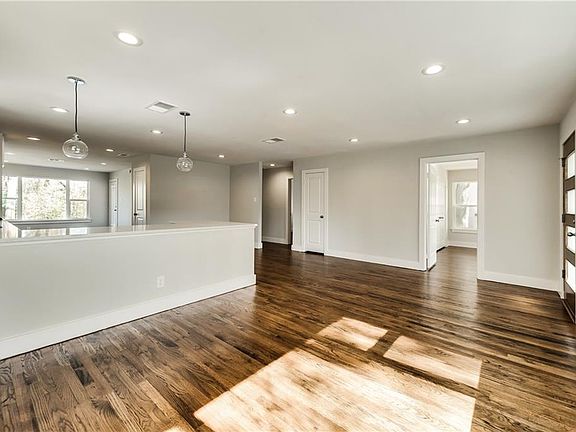 4th image of 3415 Gibsondell Ave