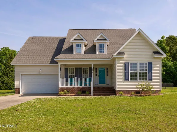 2575 Plumosa Drive, Grimesland, NC 27837