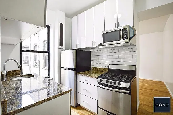 Rented by Bond New York | media 5