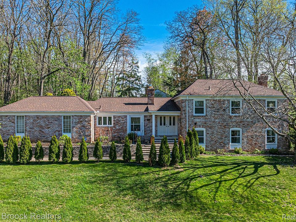 1st image of 3835 Lakecrest Dr