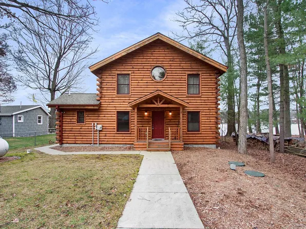 5294 Muskego Dr, Newaygo, MI 49337