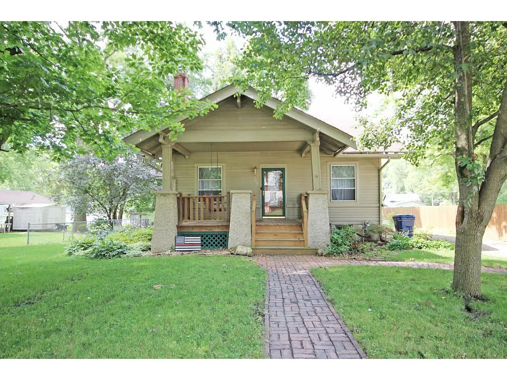 155 W Montgomery St photo 1