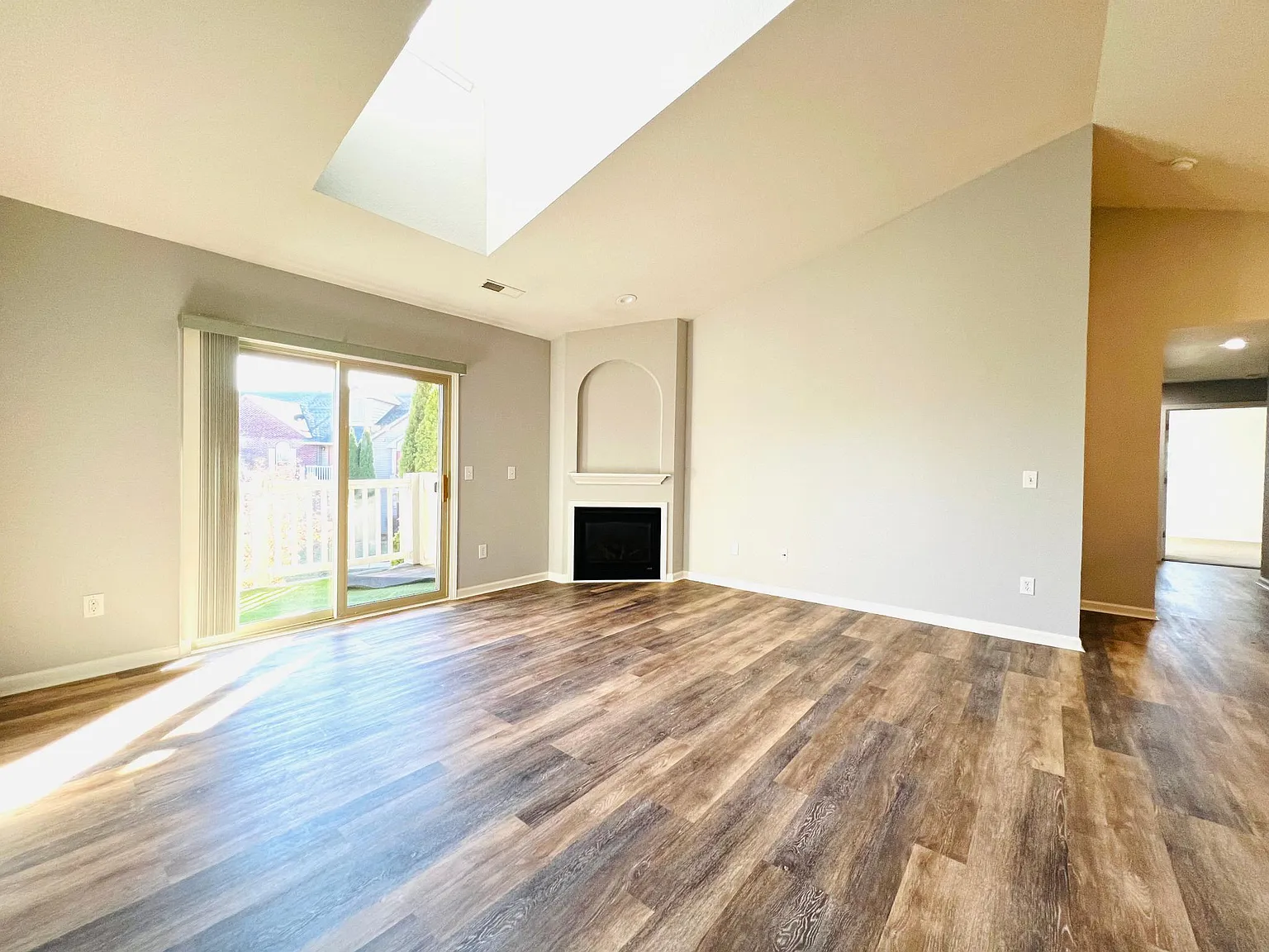 3 bed, 1699 sqft, $2,400 — Photo 4