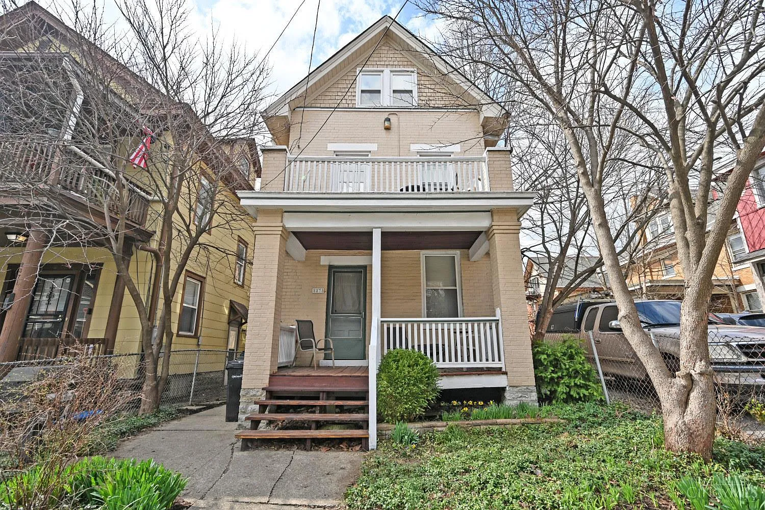 2373 Stratford Ave photo 1