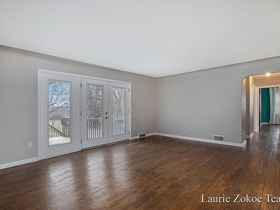 3rd image of 250 Lake Michigan Dr NW