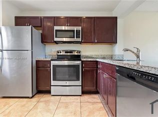 880 NE 207th Ter APT 202, Miami, FL 33179