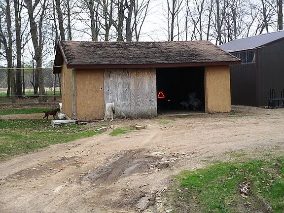 4th image of N12403 Sidney Ave