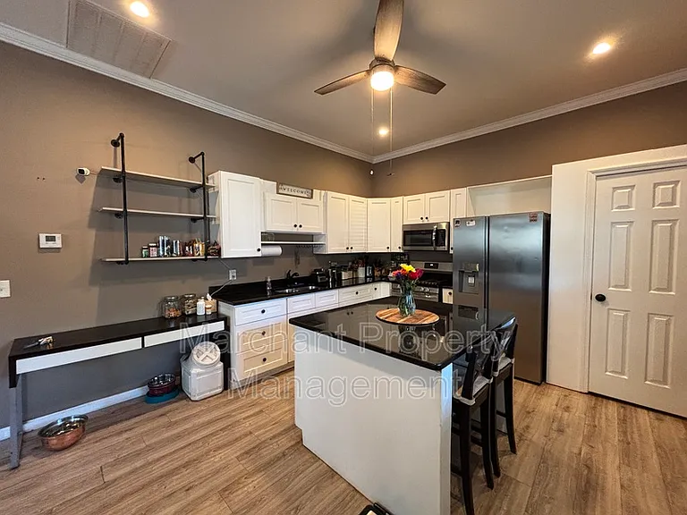102 S 8th St — Photo 5