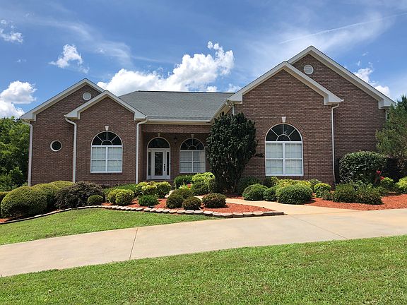 3rd image of 582 Deerfield Ln