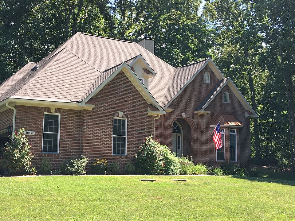 2nd image of 10339 Lake Jackson Dr