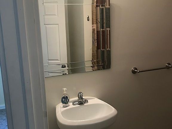 5th image of 314 Knapp St NE