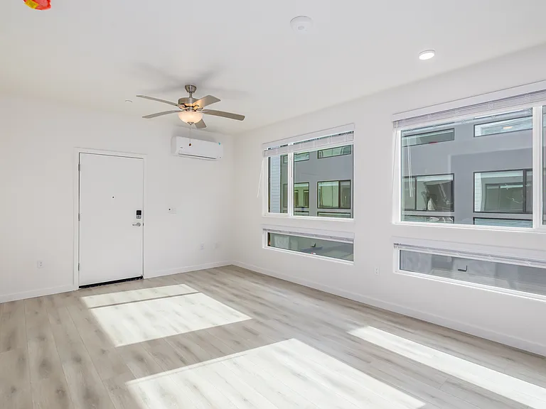 T20 Lofts — Photo 17