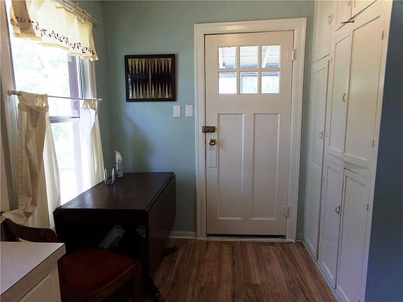 4th image of 1129 N Avenue C